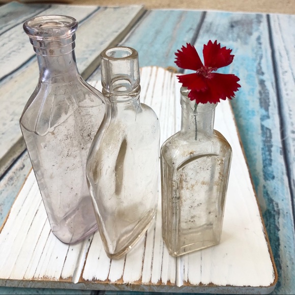 Lot of 3 vintage glass bottles - Picture 2 of 8